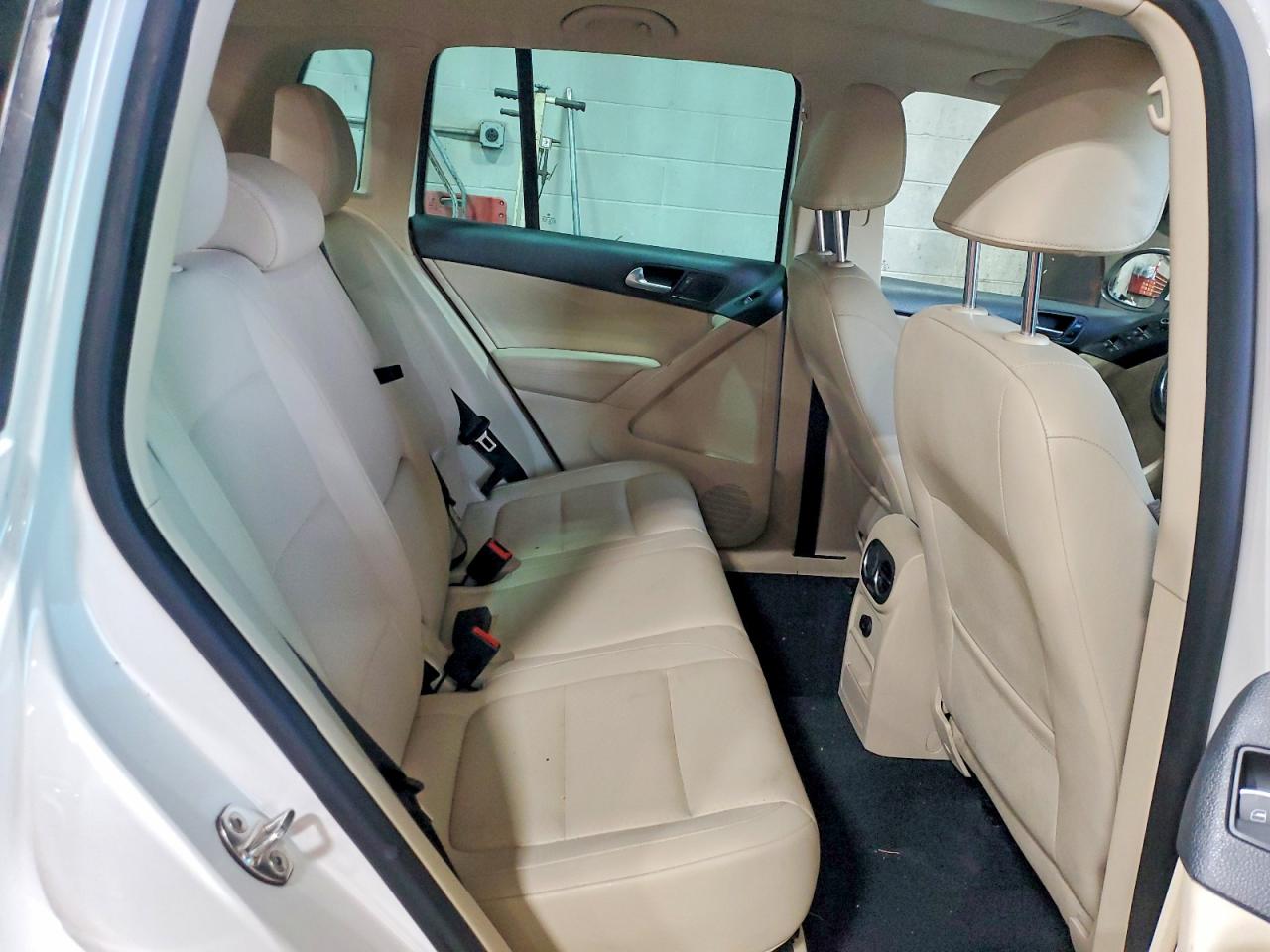 VOLKSWAGEN TIGUAN S 2012