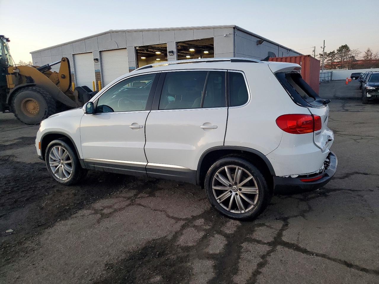 VOLKSWAGEN TIGUAN S 2012