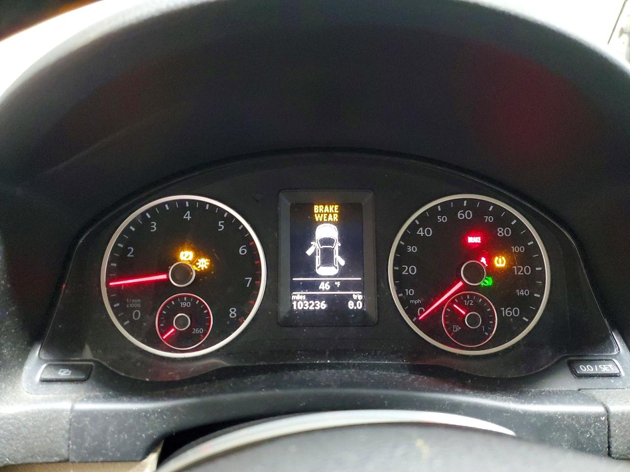 VOLKSWAGEN TIGUAN S 2012