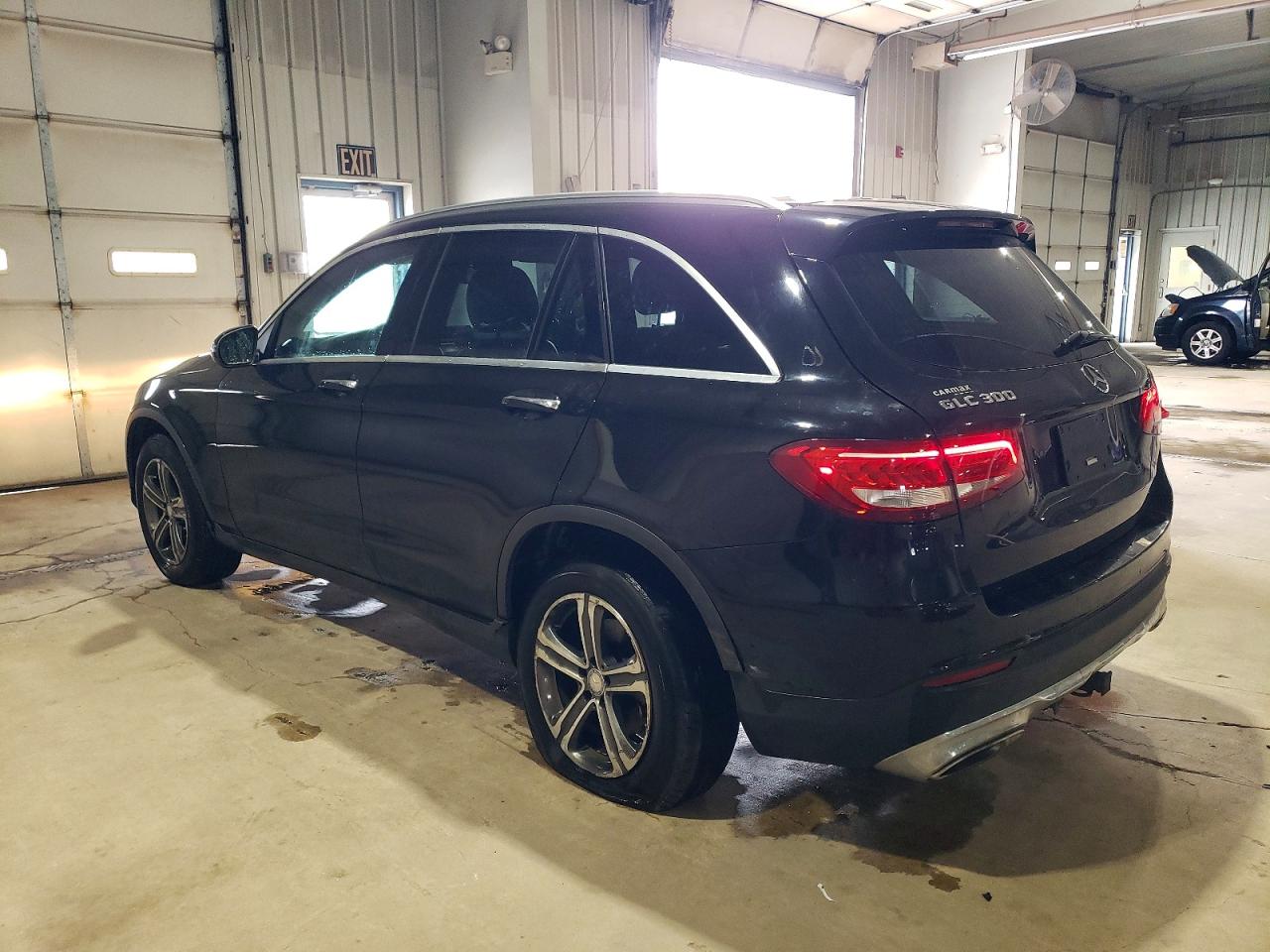 MERCEDES-BENZ GLC 300 2016