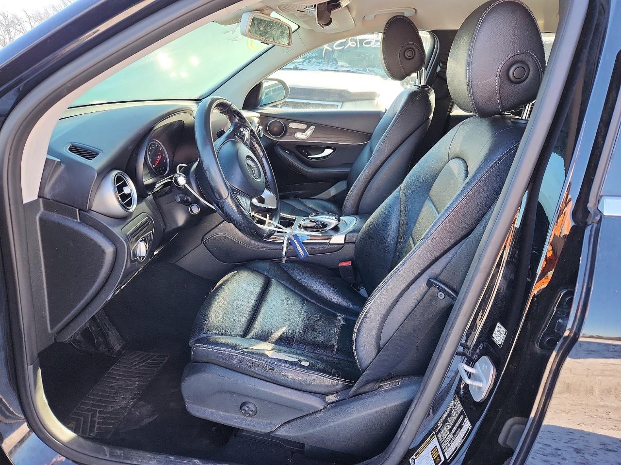 MERCEDES-BENZ GLC 300 2016