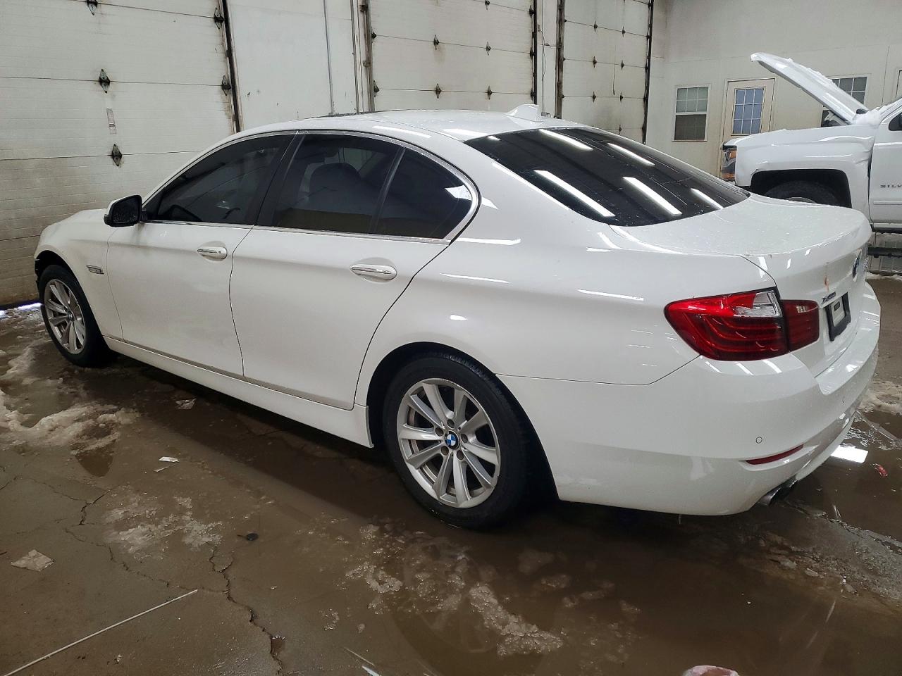 BMW 528 XI 2013