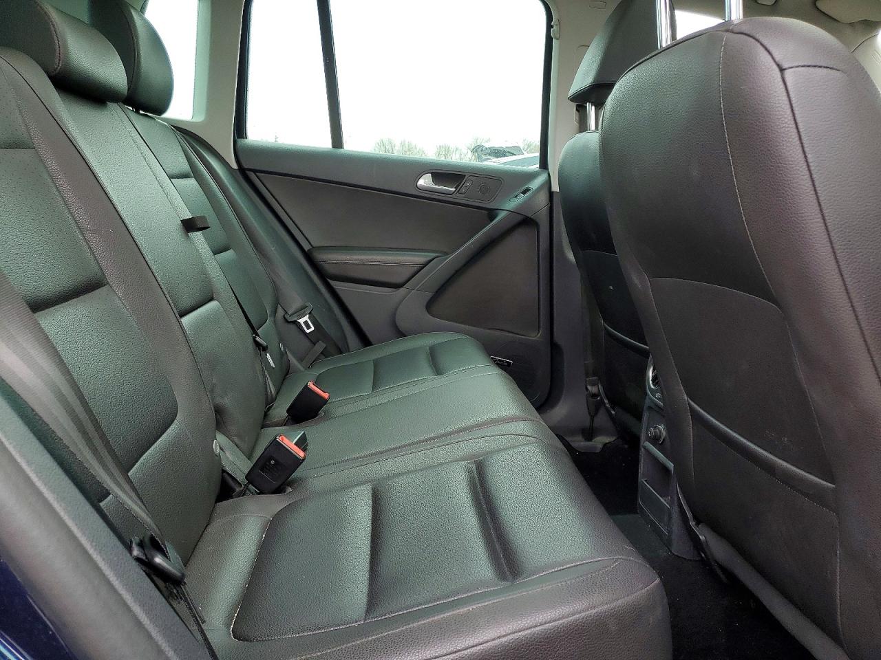 VOLKSWAGEN TIGUAN S 2014