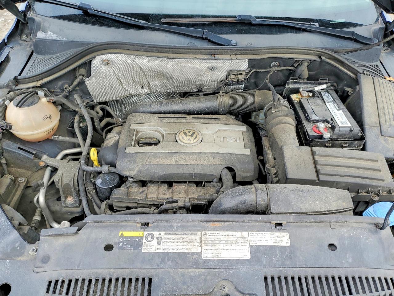 VOLKSWAGEN TIGUAN S 2014