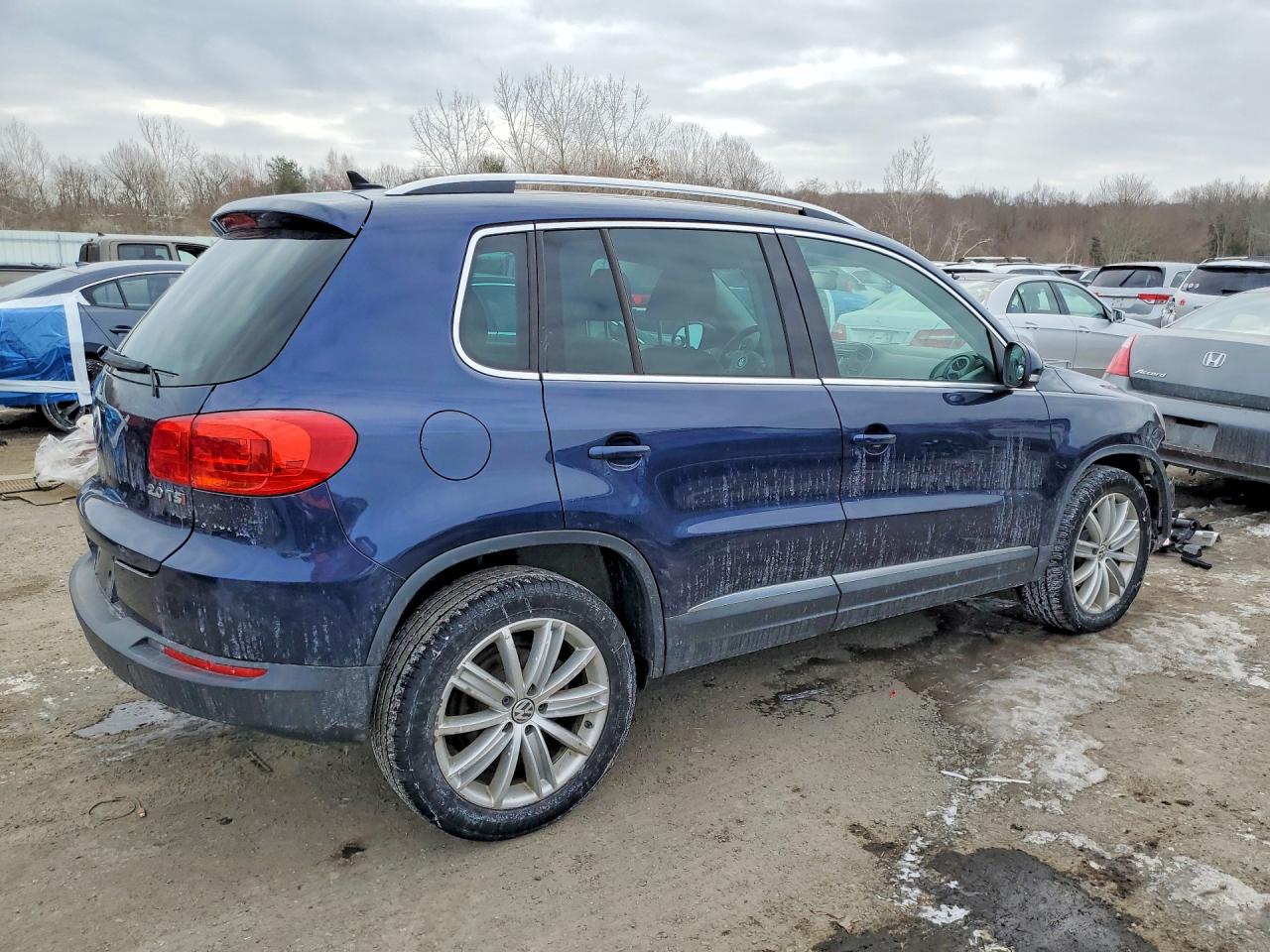 VOLKSWAGEN TIGUAN S 2014