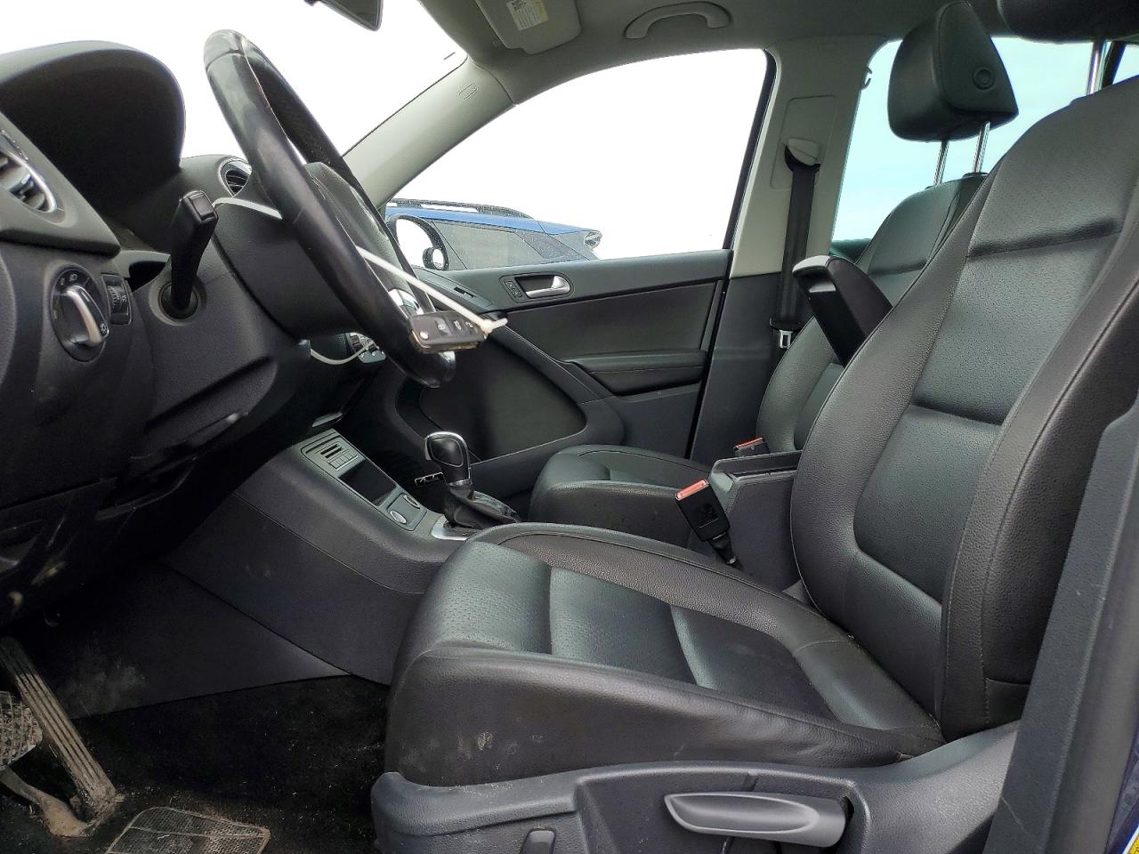 VOLKSWAGEN TIGUAN S 2014