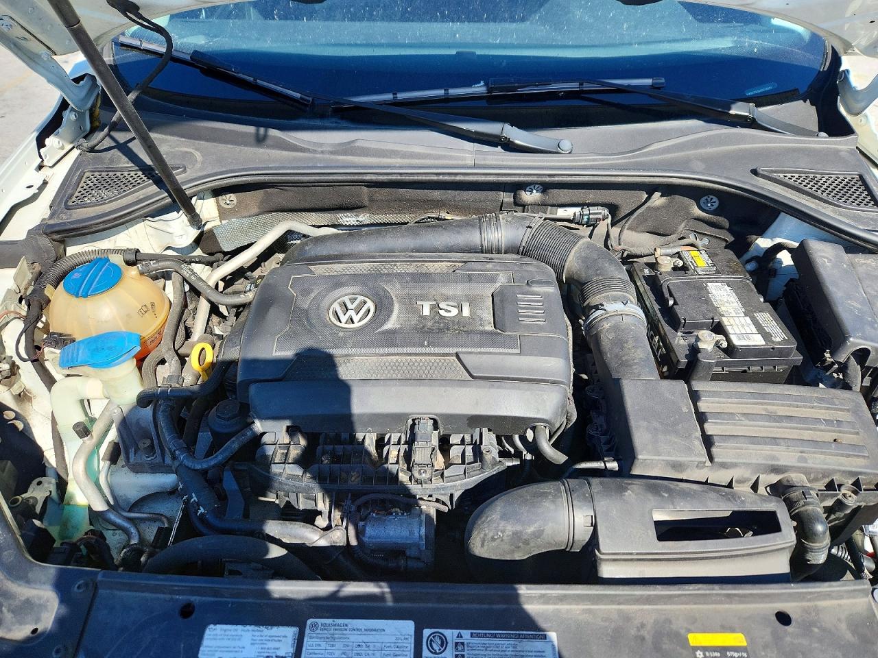 VOLKSWAGEN PASSAT SE 2016