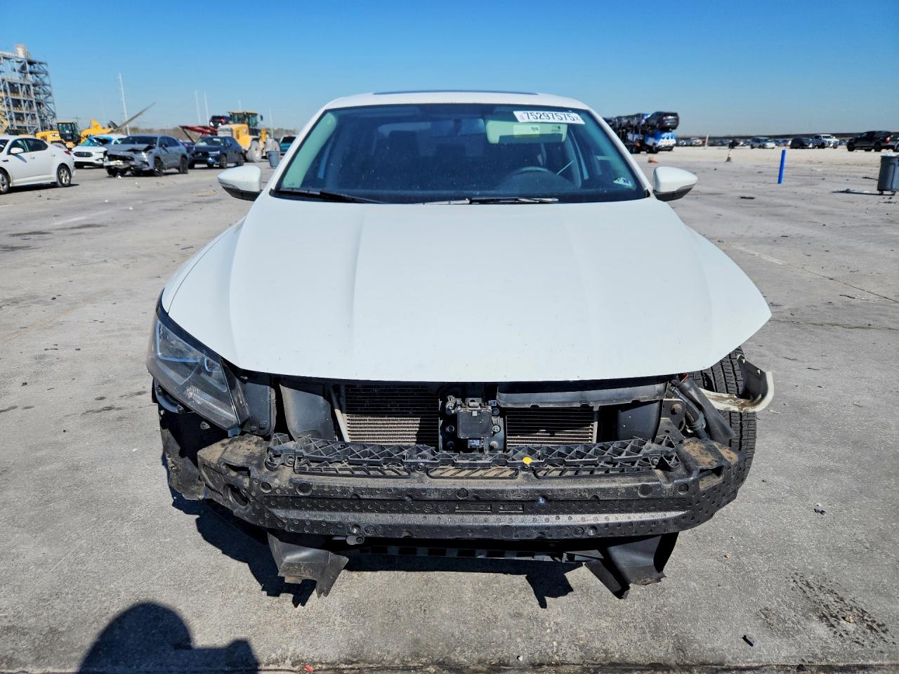 VOLKSWAGEN PASSAT SE 2016