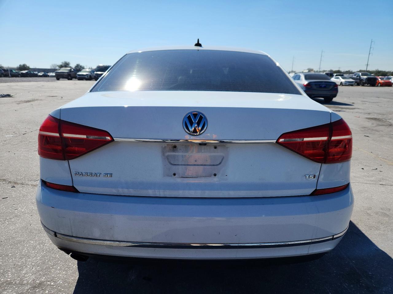 VOLKSWAGEN PASSAT SE 2016
