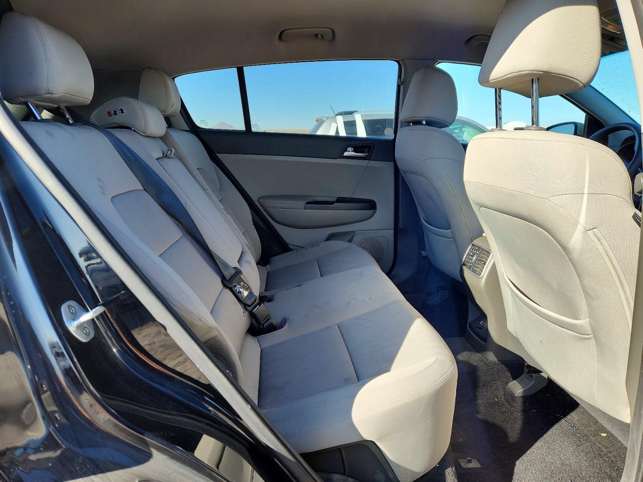 KIA SPORTAGE LX 2017