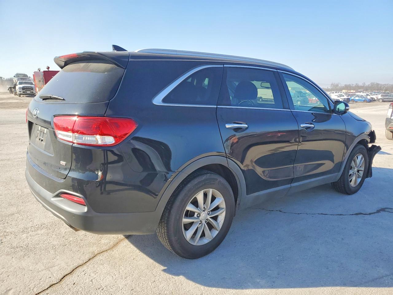 KIA SORENTO LX 2017