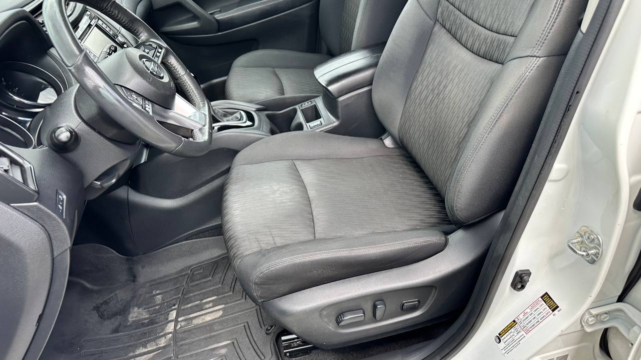 NISSAN ROGUE SV 2017