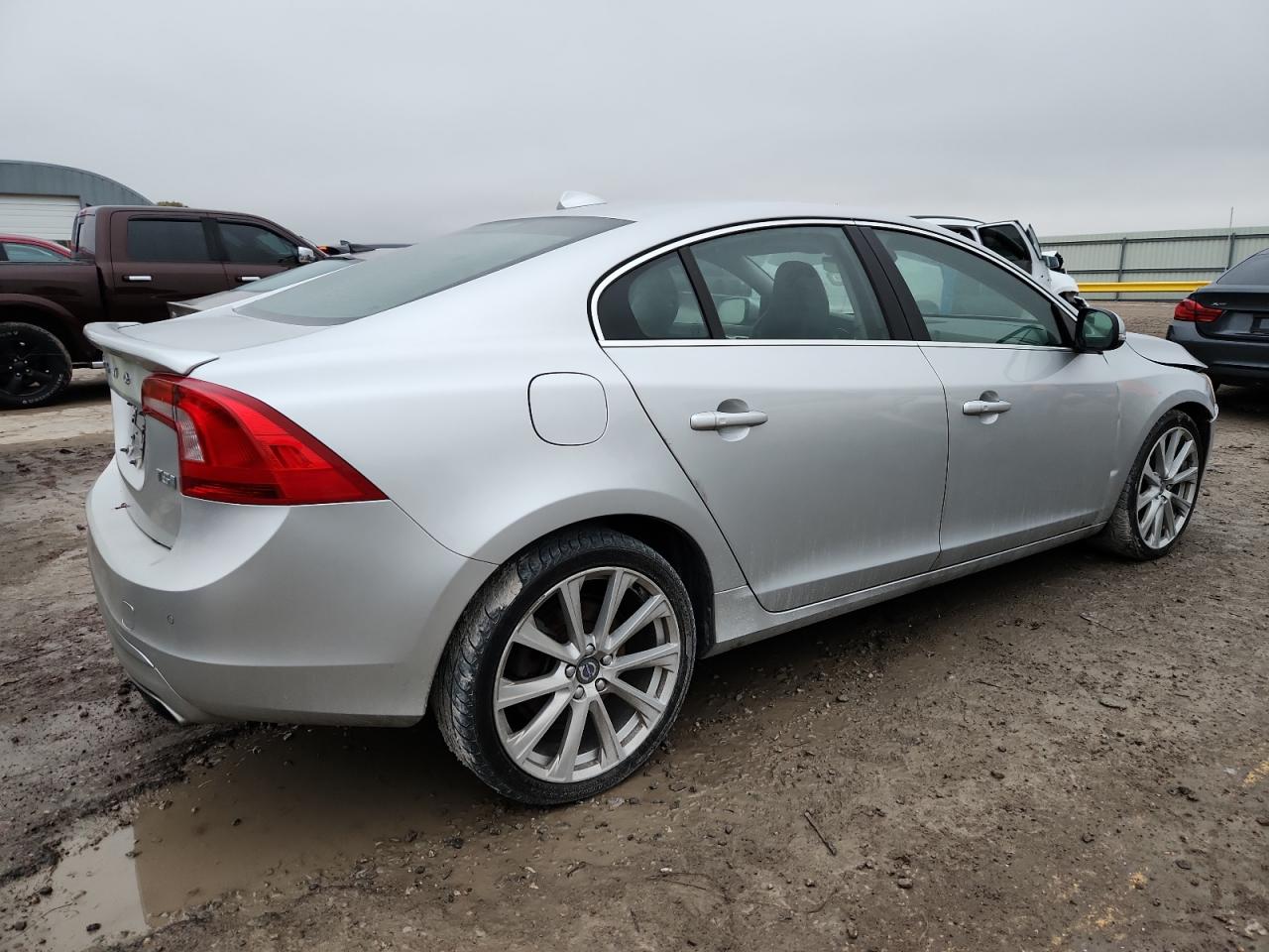 VOLVO S60 PLATINUM 2015