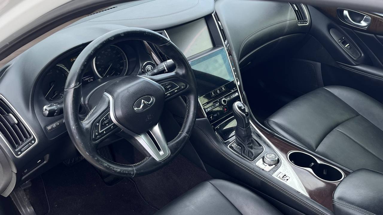 INFINITI Q50 LUXE 2017