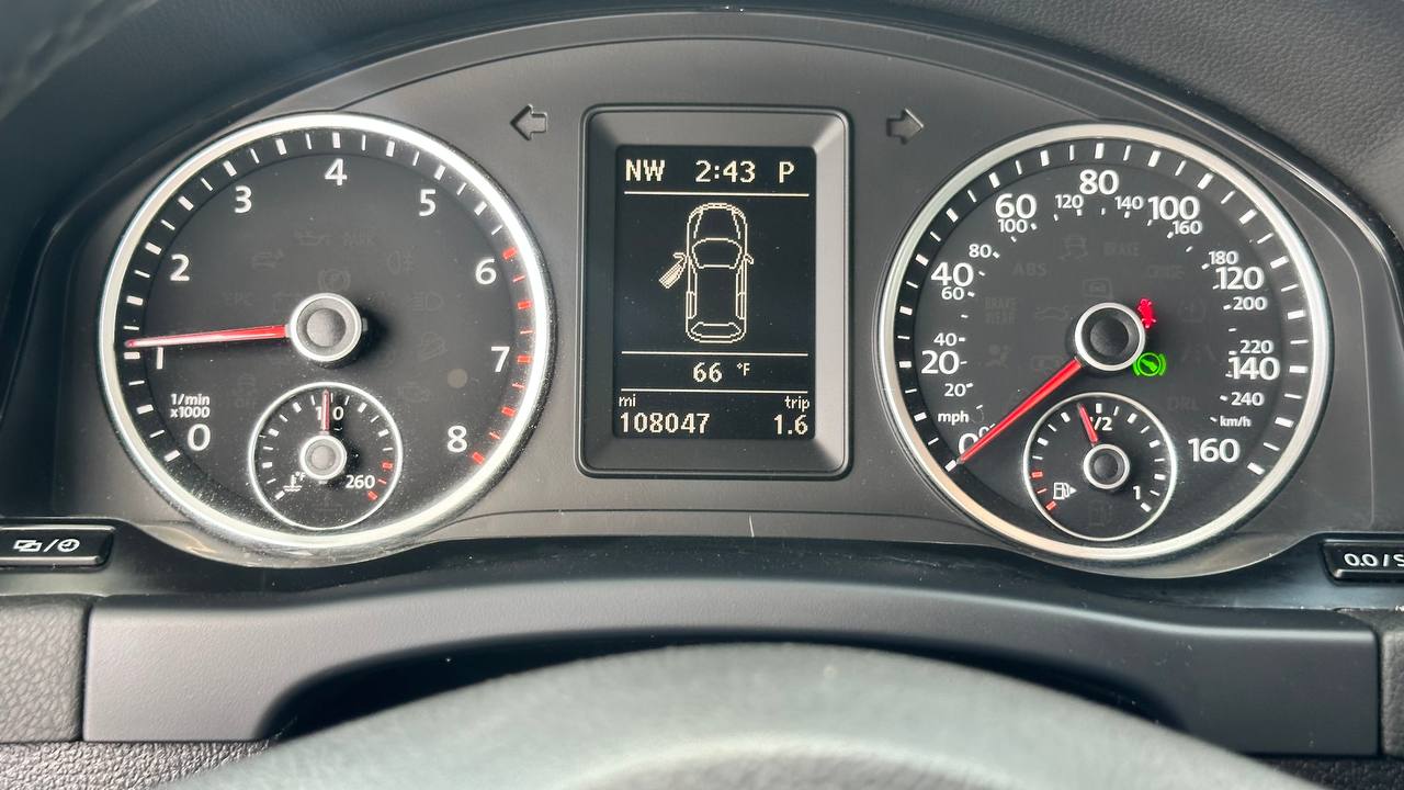 VOLKSWAGEN TIGUAN S 2013
