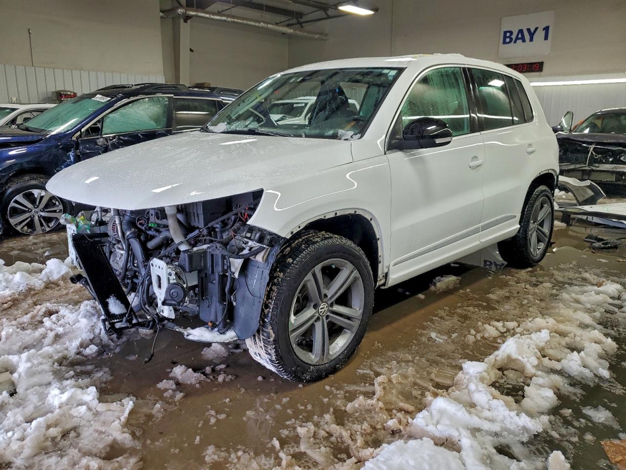 VOLKSWAGEN TIGUAN SPORT 2016