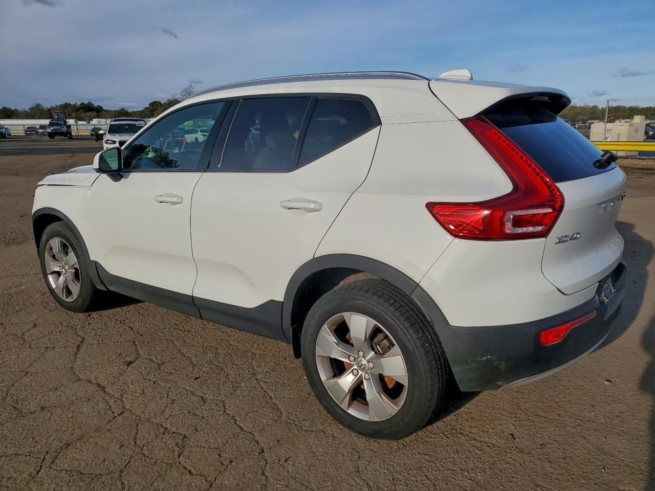 VOLVO XC40 T4 MOMENTUM 2020