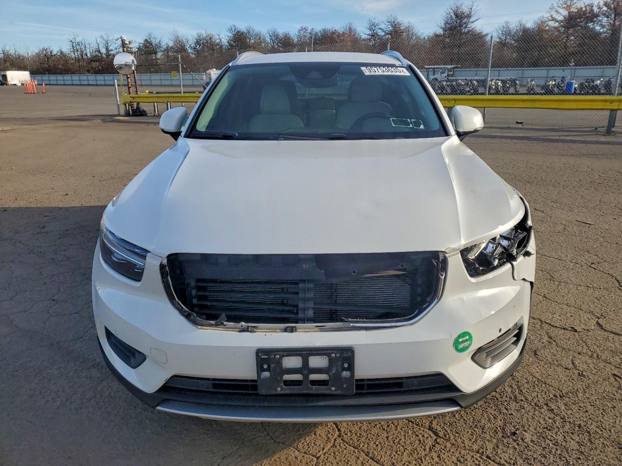 VOLVO XC40 T4 MOMENTUM 2020