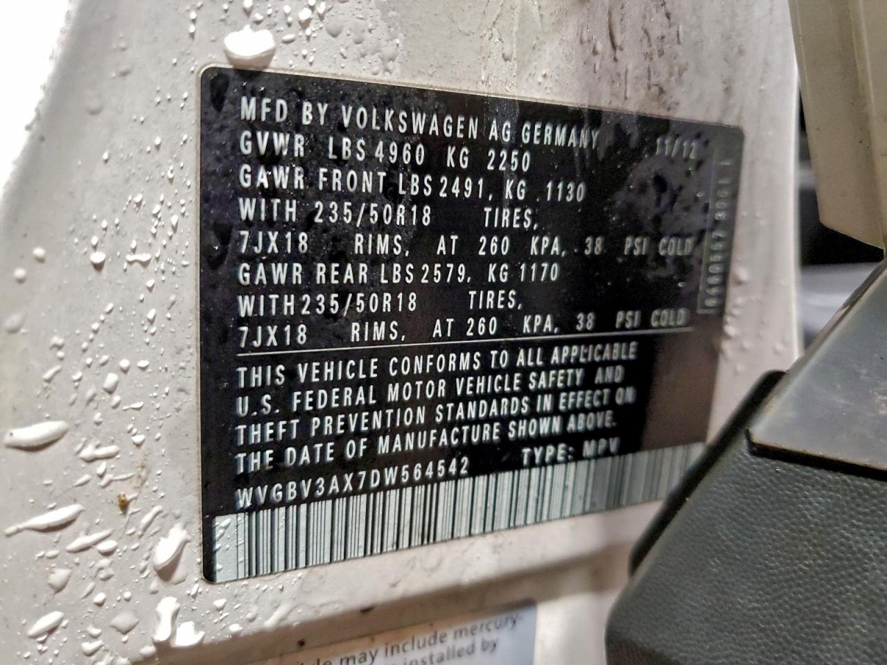 VOLKSWAGEN TIGUAN S 2013