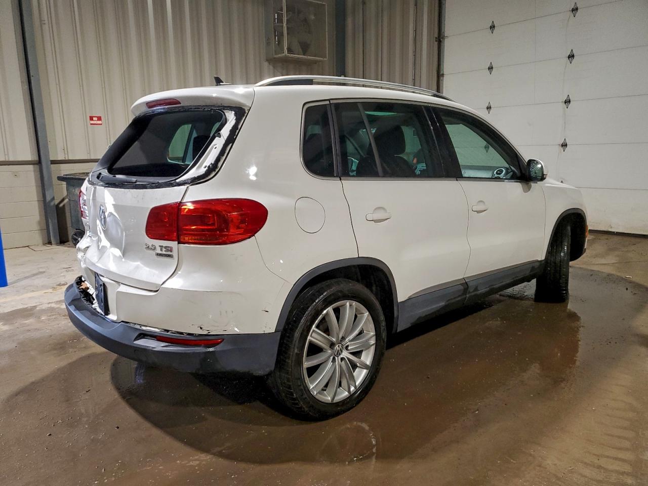 VOLKSWAGEN TIGUAN S 2013