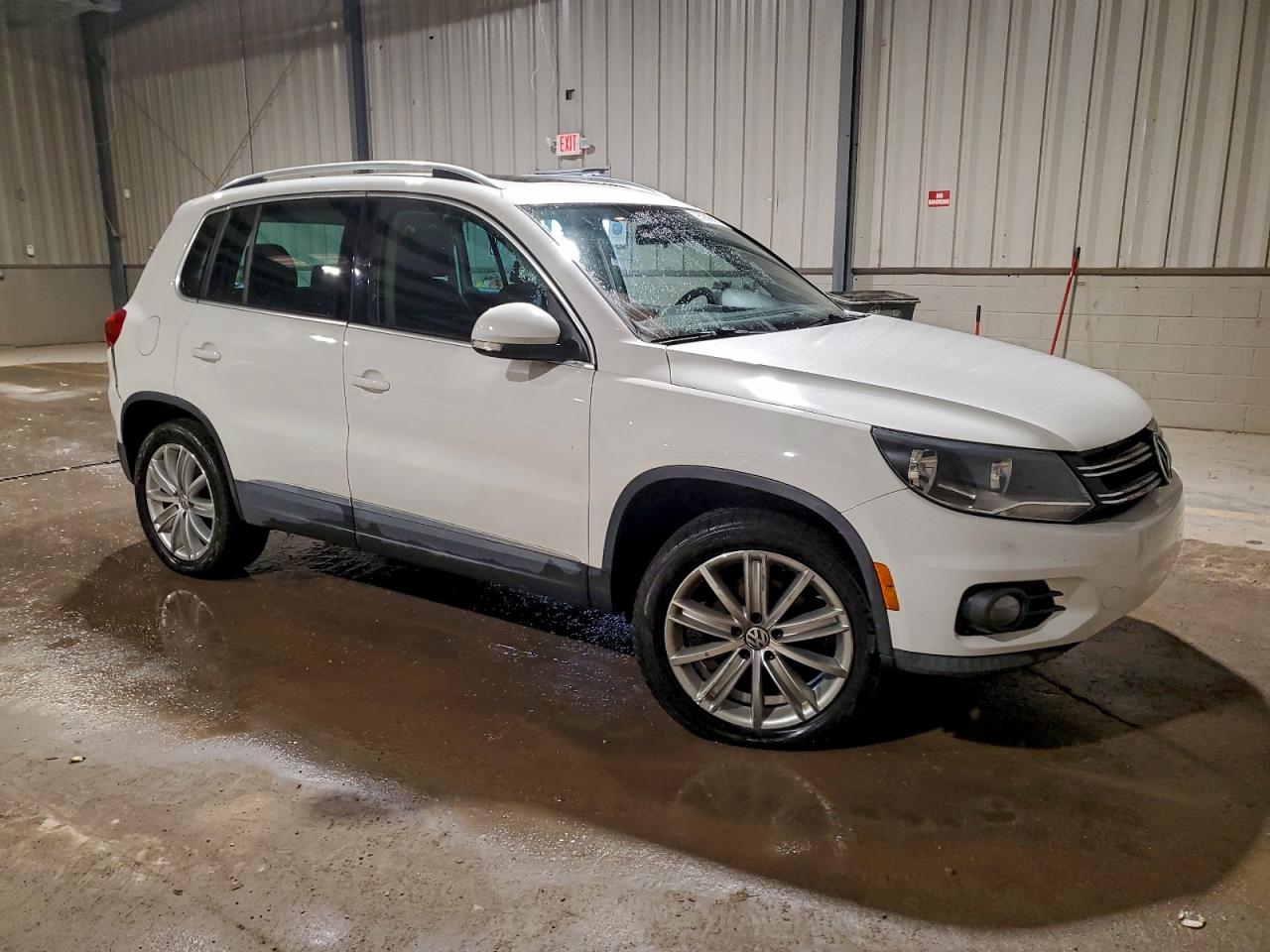 VOLKSWAGEN TIGUAN S 2013