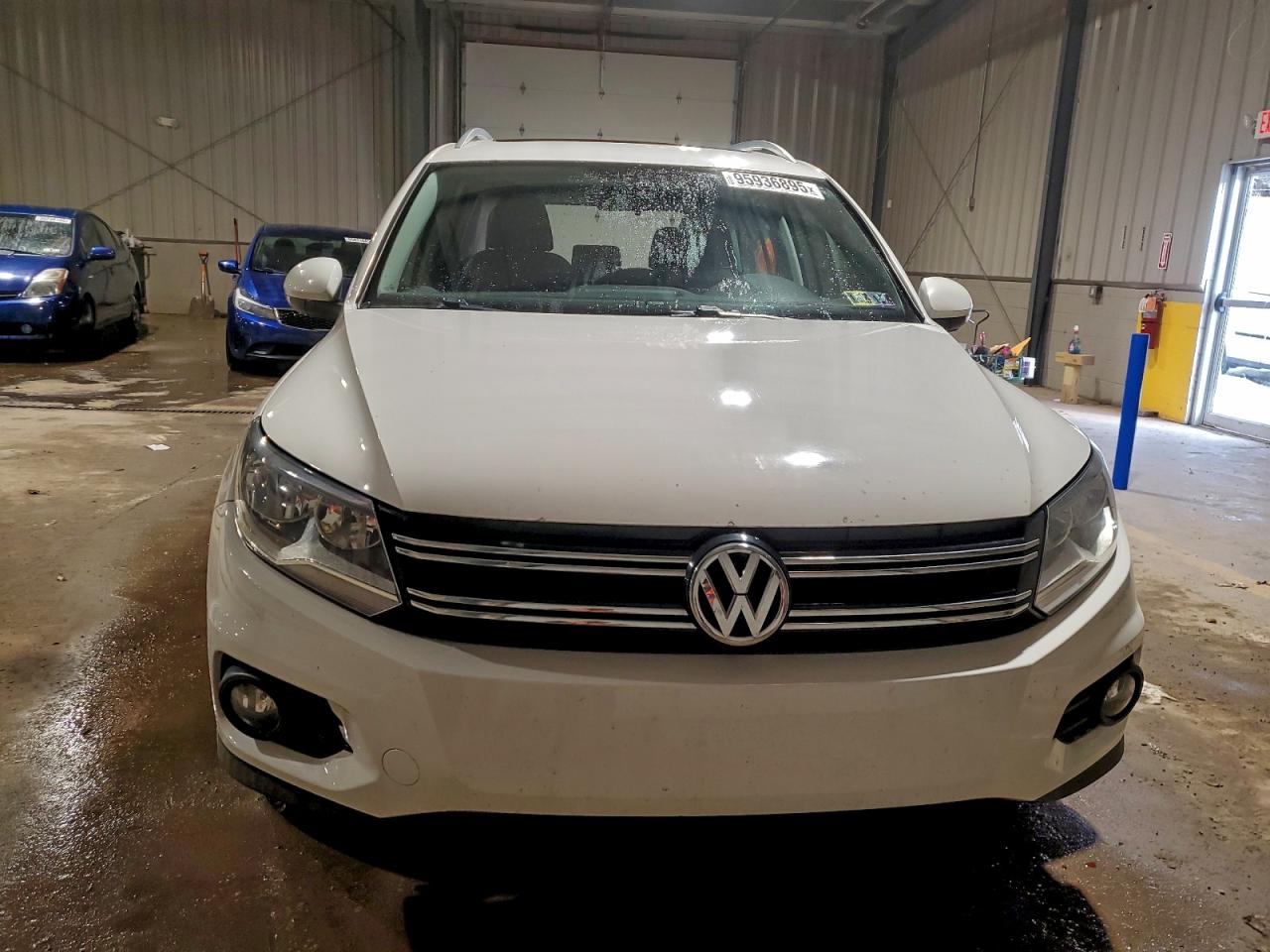VOLKSWAGEN TIGUAN S 2013