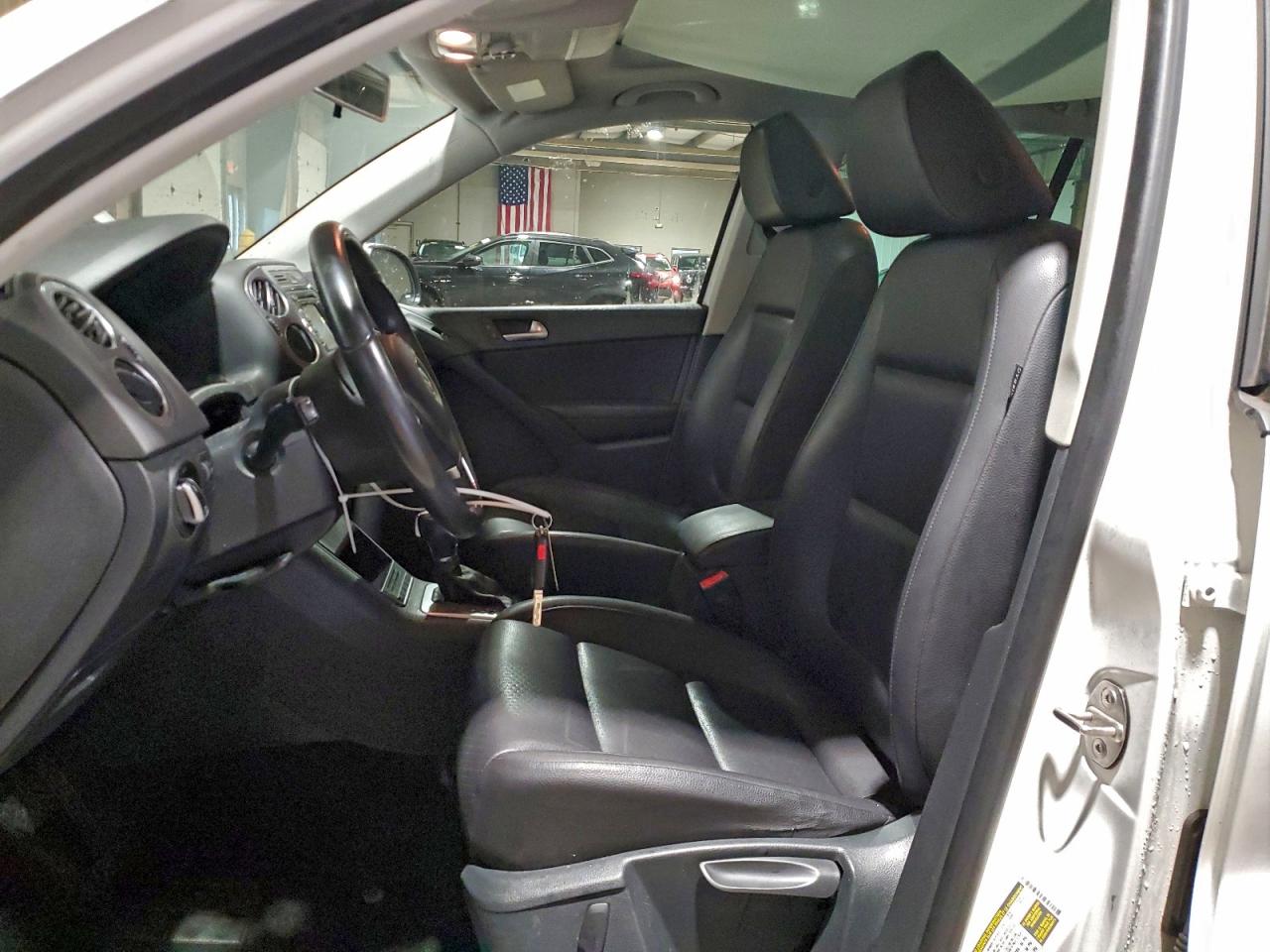 VOLKSWAGEN TIGUAN S 2013