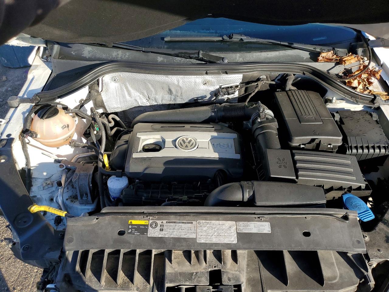 VOLKSWAGEN TIGUAN S 2014