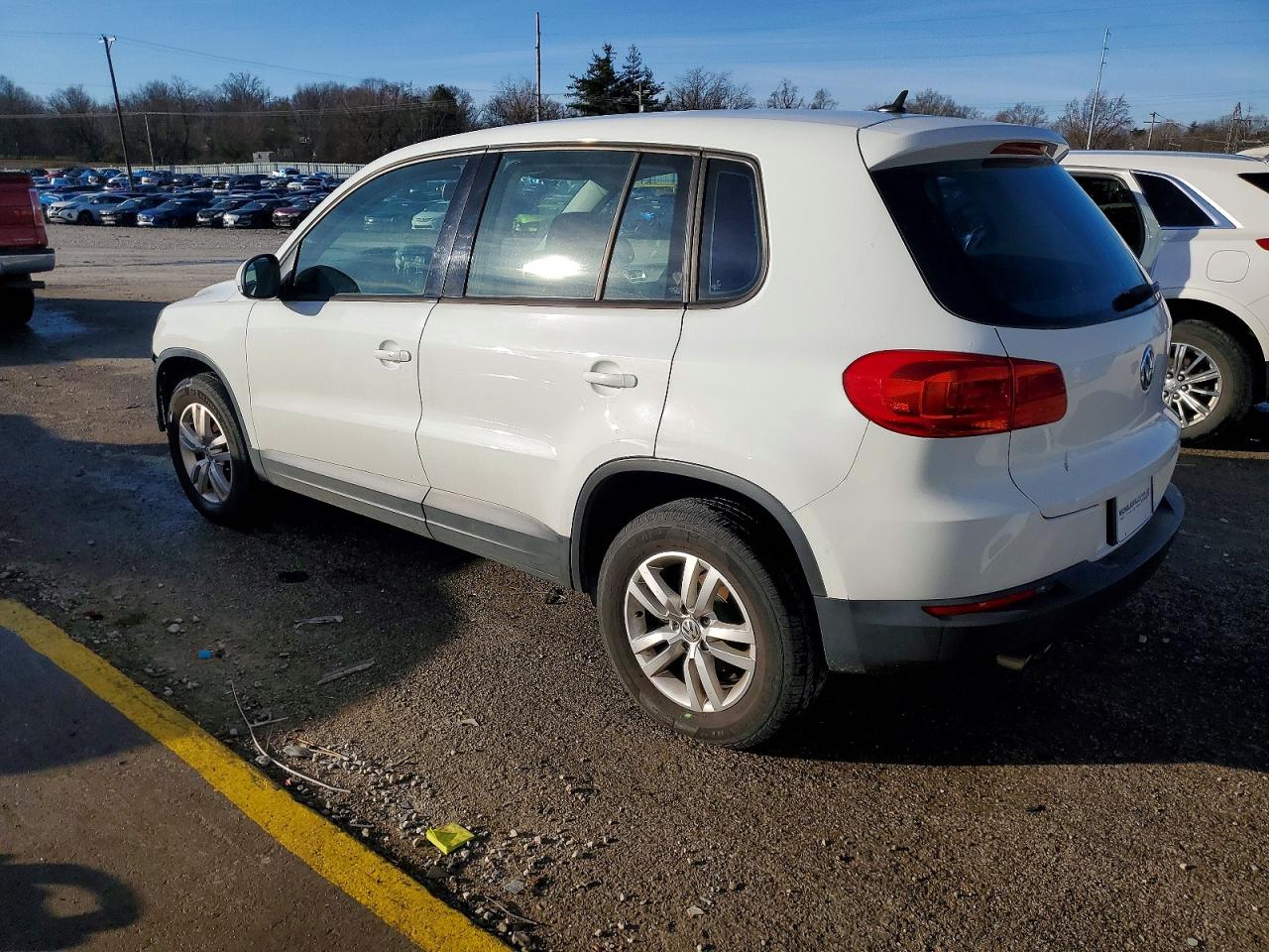 VOLKSWAGEN TIGUAN S 2014