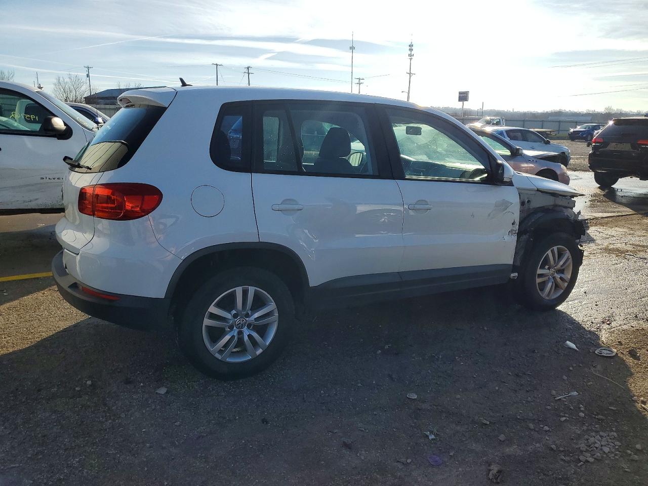 VOLKSWAGEN TIGUAN S 2014