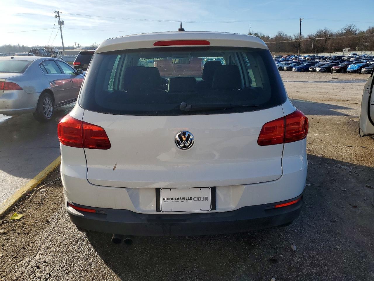 VOLKSWAGEN TIGUAN S 2014