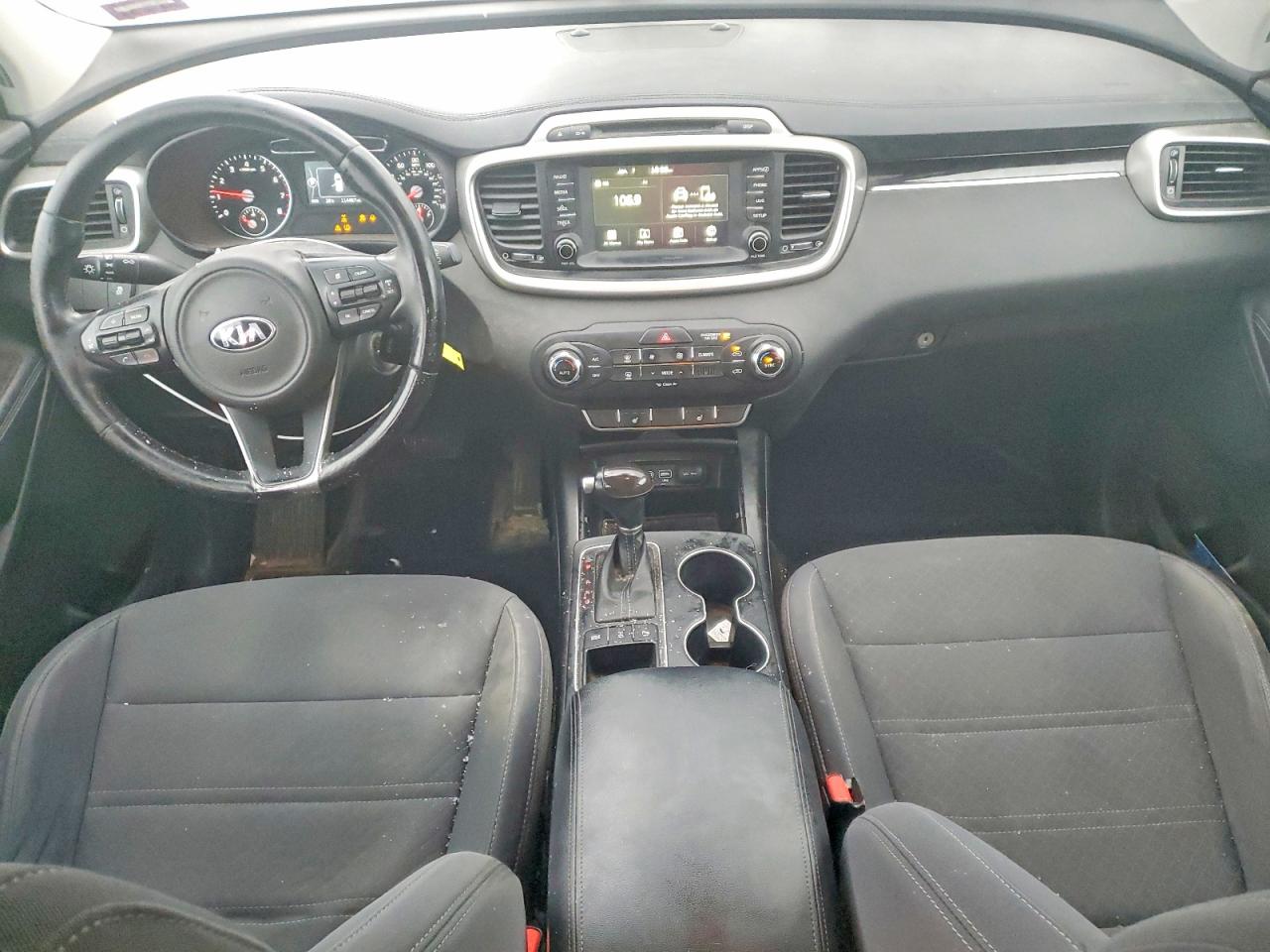 KIA SORENTO LX 2017