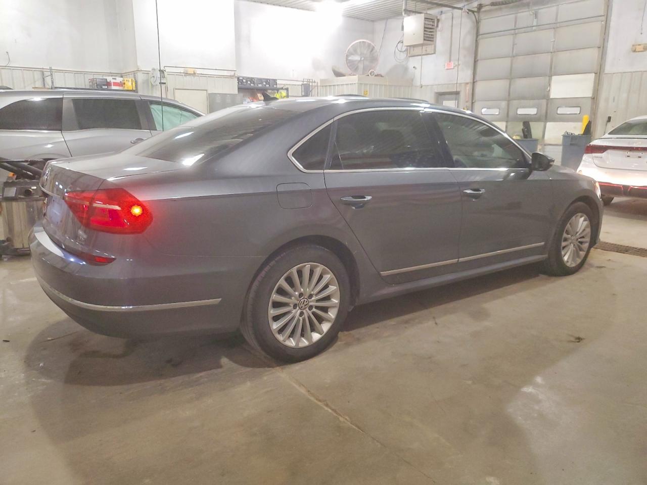 VOLKSWAGEN PASSAT SE 2016