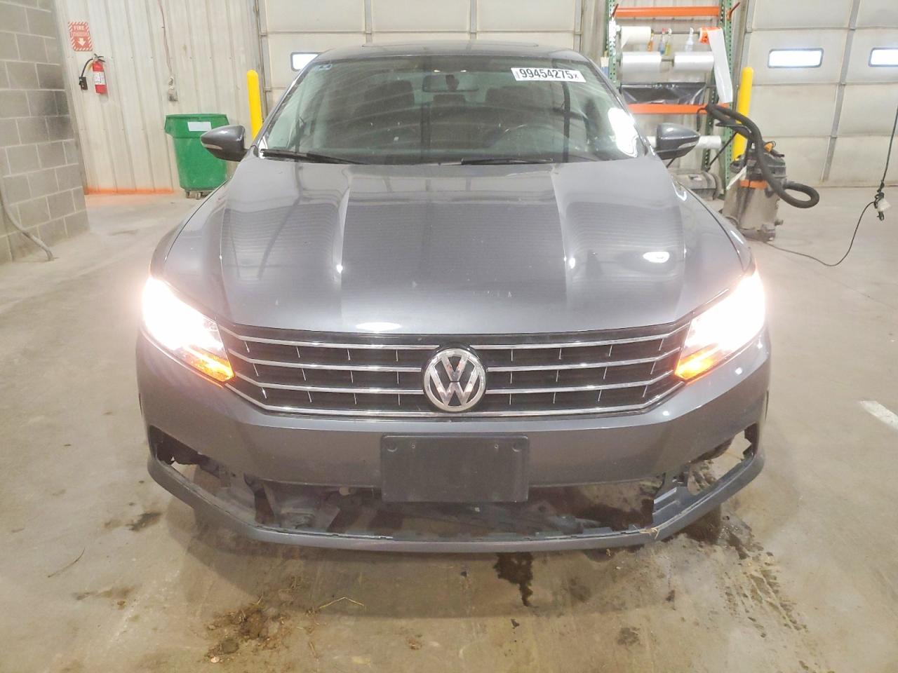 VOLKSWAGEN PASSAT SE 2016