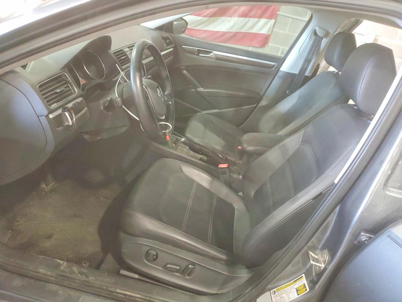 VOLKSWAGEN PASSAT SE 2016