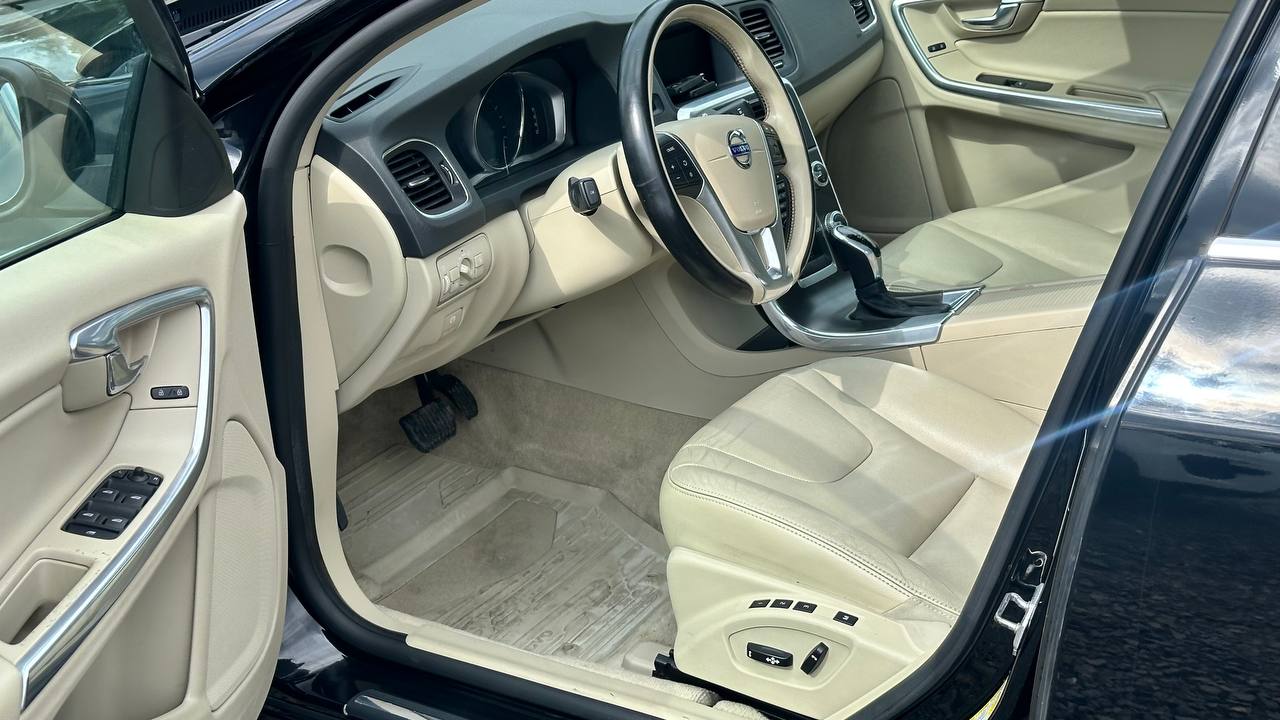 VOLVO S60 PREMIER 2014