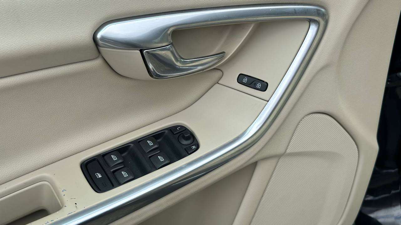 VOLVO S60 PREMIER 2014