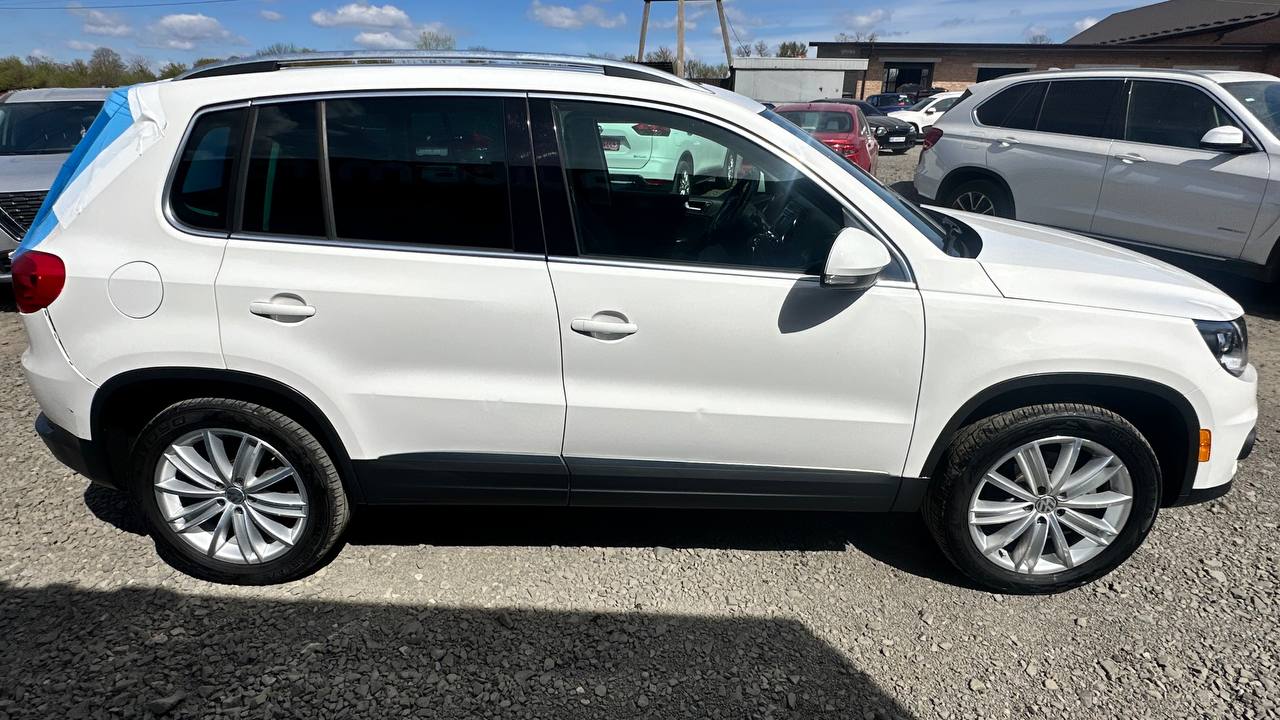 VOLKSWAGEN TIGUAN S 2012