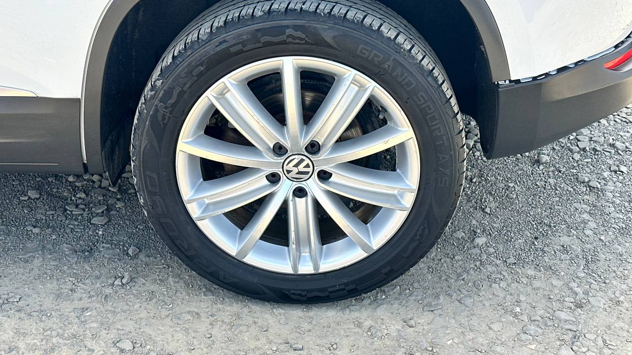 VOLKSWAGEN TIGUAN S 2012