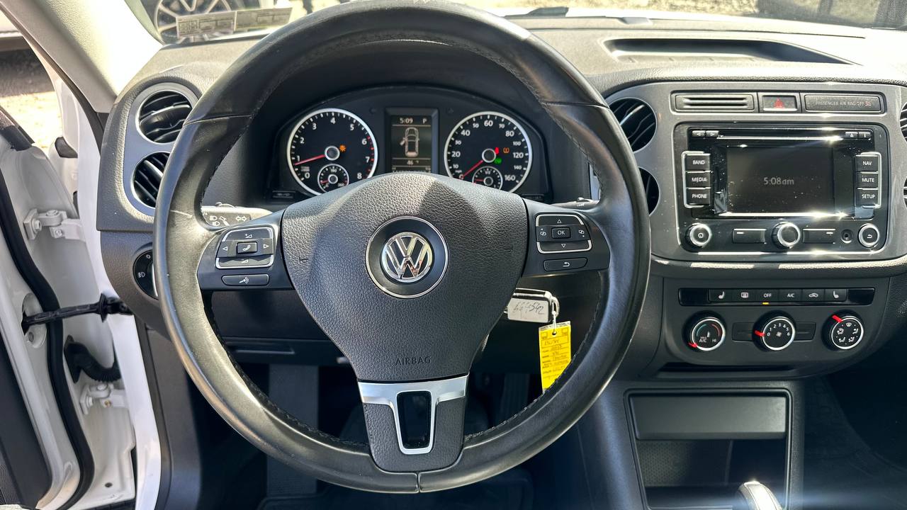 VOLKSWAGEN TIGUAN S 2012