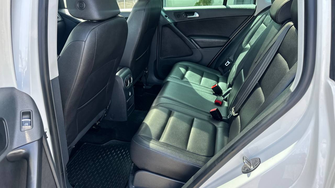 VOLKSWAGEN TIGUAN S 2012