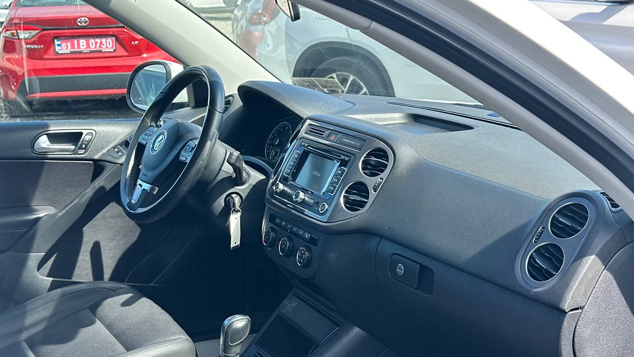 VOLKSWAGEN TIGUAN S 2012