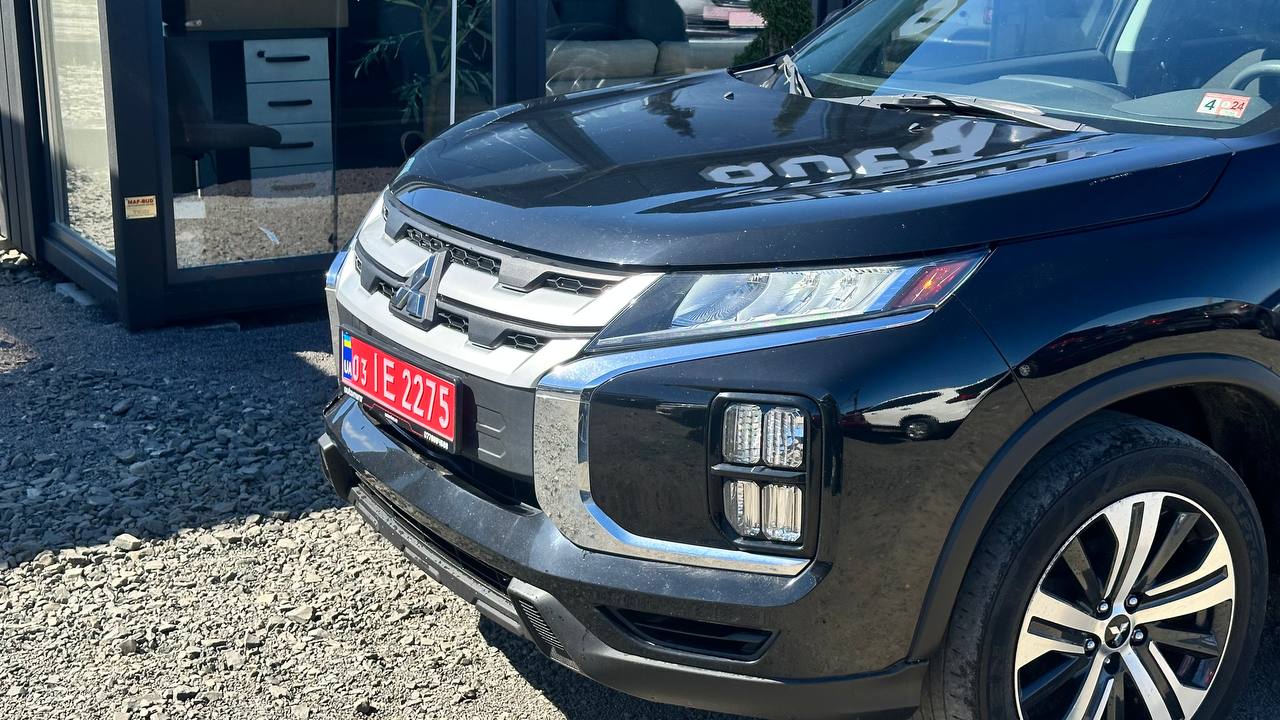 MITSUBISHI OUTLANDER SPORT ES 2019