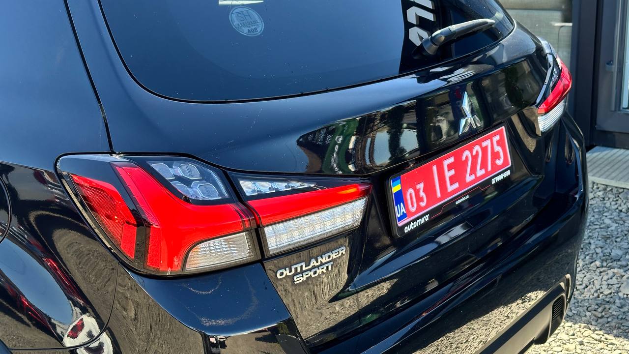 MITSUBISHI OUTLANDER SPORT ES 2019