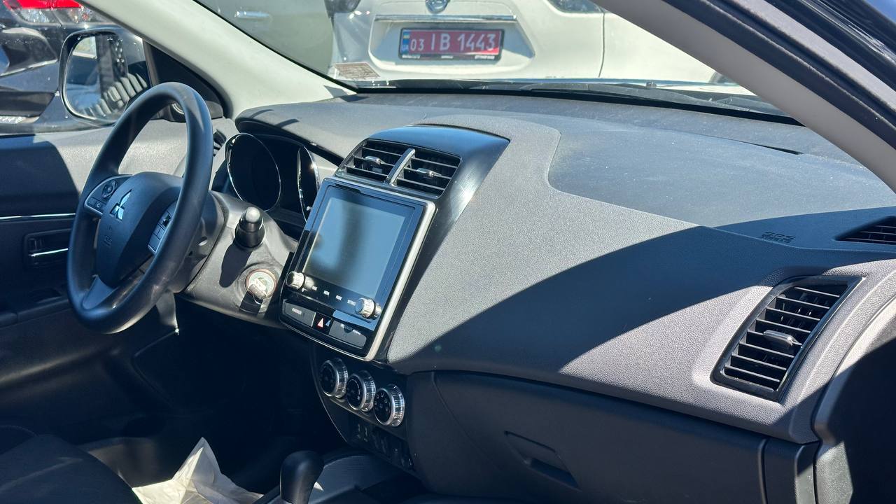 MITSUBISHI OUTLANDER SPORT ES 2019