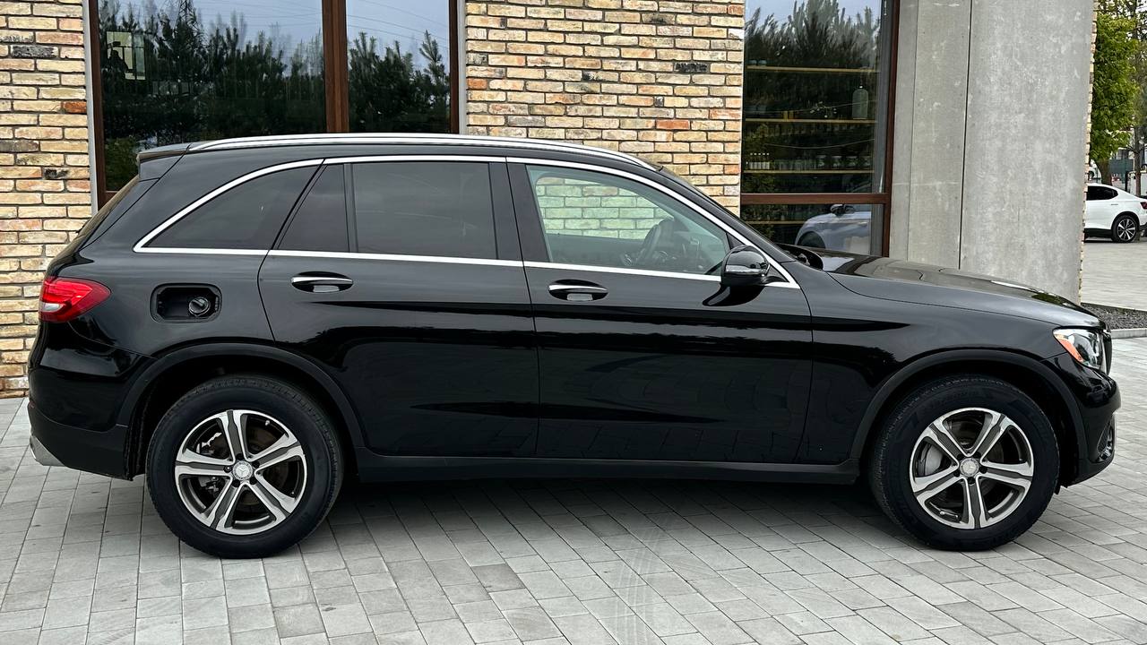 MERCEDES-BENZ GLC 300 2016