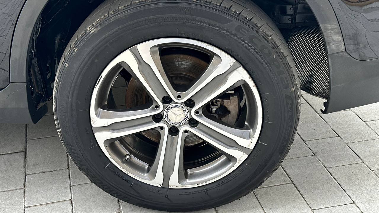 MERCEDES-BENZ GLC 300 2016