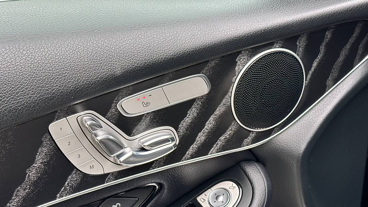 MERCEDES-BENZ GLC 300 2016