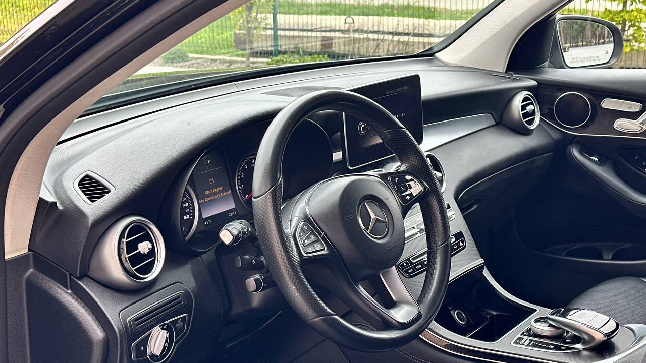 MERCEDES-BENZ GLC 300 2016