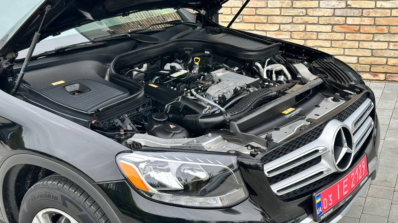 MERCEDES-BENZ GLC 300 2016